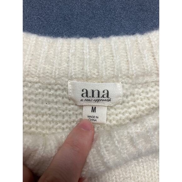 A.N.A. (A New Approach) Women’s Size Medium White Patterned Cuff Sleeve Sweater - Picture 3 of 7